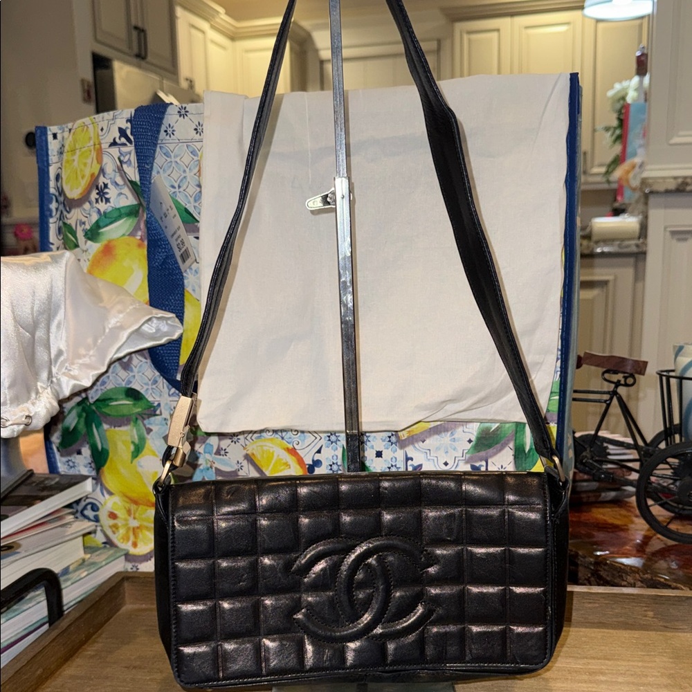 CHANEL Black Quilted Shoulder Bag